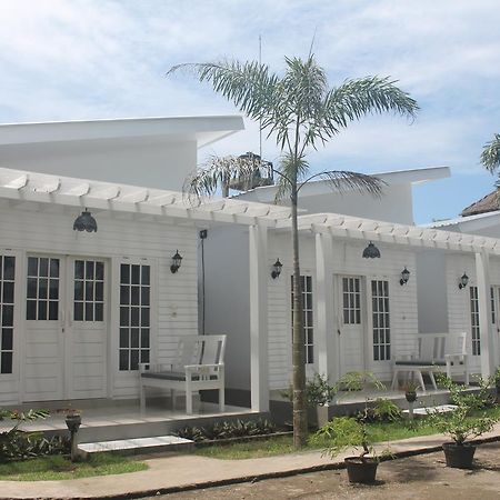 Casa Blanca Gili Air Hotel Exterior photo
